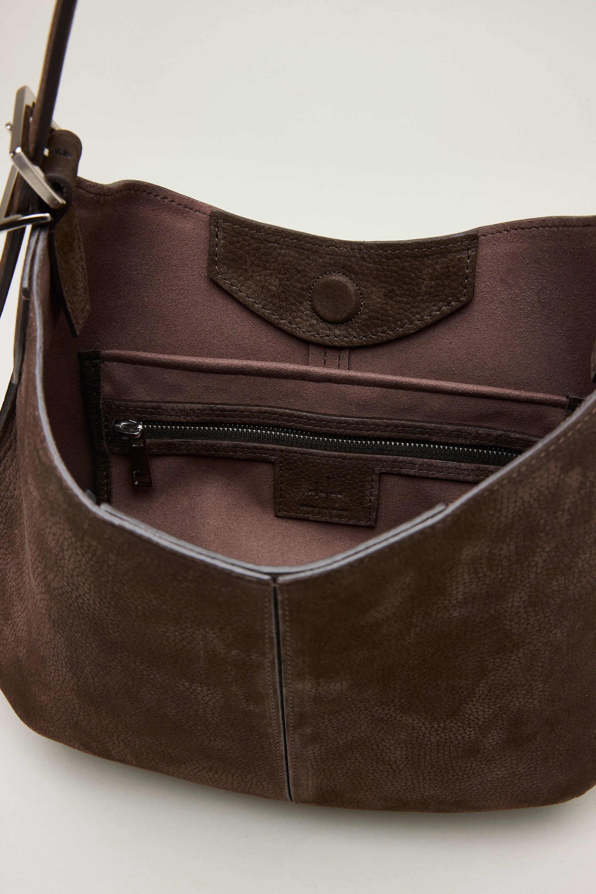 Augusta Nabuk Dk Brown