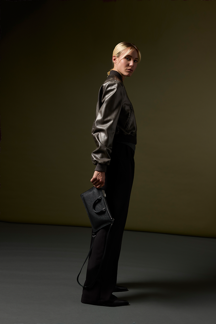 Hags_bags_FW_25_418_v.png